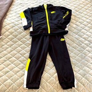 Toddler boys Nike jogger set 4T